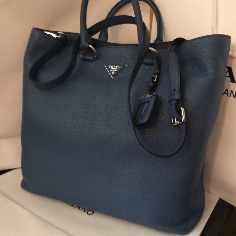 NWT PRADA Vitello Daino Pebbled  Shopper BN1713